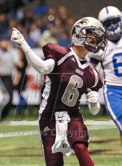 Thumbnail 1 in St. Frederick vs. Vermilion Catholic (LHSAA D4 Final) photogallery.