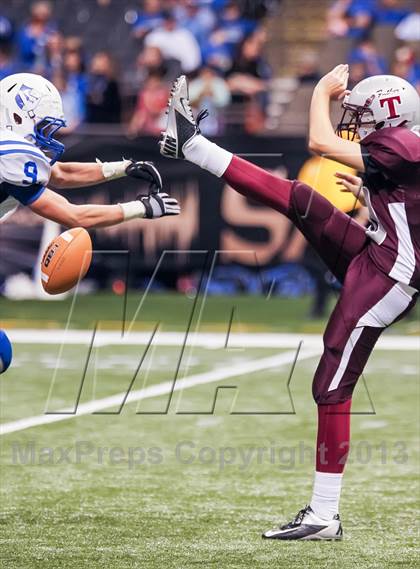 Thumbnail 2 in St. Frederick vs. Vermilion Catholic (LHSAA D4 Final) photogallery.
