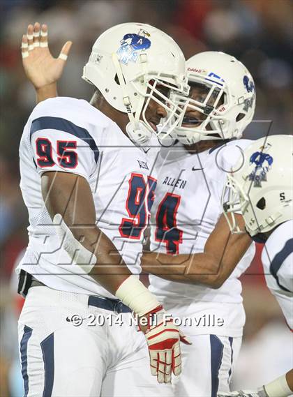 Thumbnail 2 in Skyline vs. Allen (UIL 6A Division I Semifinal) photogallery.