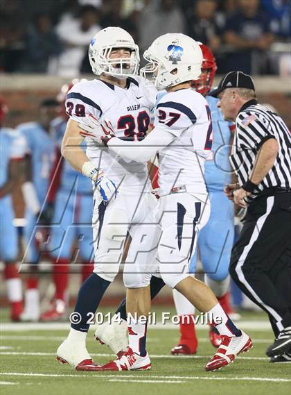 Thumbnail 3 in Skyline vs. Allen (UIL 6A Division I Semifinal) photogallery.