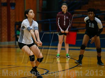 Thumbnail 3 in Rowlett vs Seguin (Arlington Invitational Tournament) photogallery.