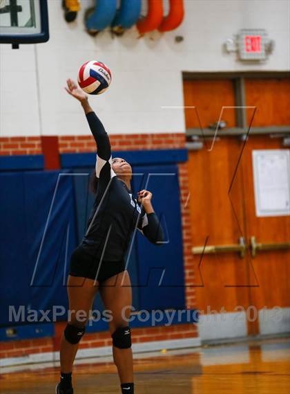 Thumbnail 3 in Rowlett vs Seguin (Arlington Invitational Tournament) photogallery.
