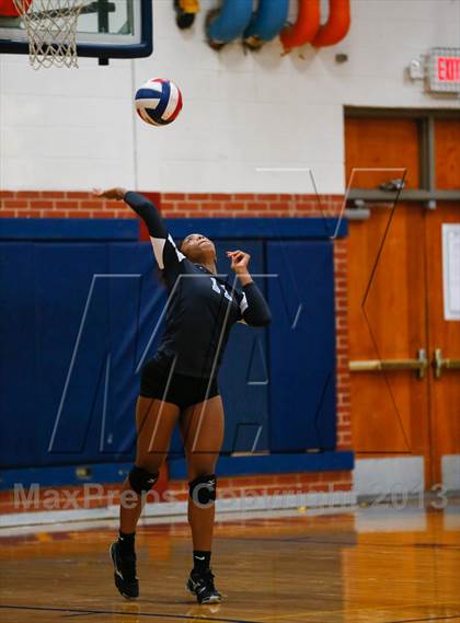 Thumbnail 1 in Rowlett vs Seguin (Arlington Invitational Tournament) photogallery.
