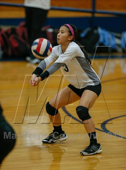 Thumbnail 2 in Rowlett vs Seguin (Arlington Invitational Tournament) photogallery.