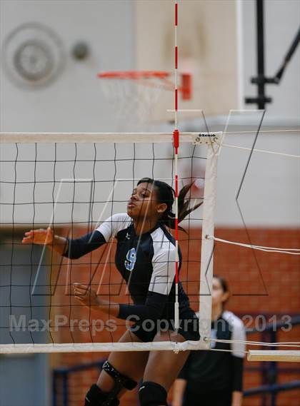 Thumbnail 1 in Rowlett vs Seguin (Arlington Invitational Tournament) photogallery.
