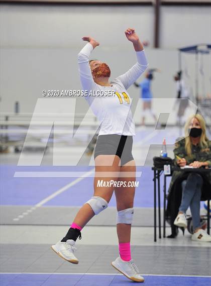 Thumbnail 3 in St. Agnes Academy vs Shadow Creek photogallery.