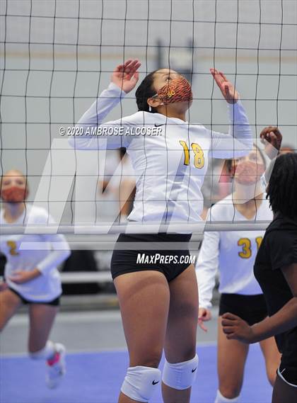 Thumbnail 2 in St. Agnes Academy vs Shadow Creek photogallery.