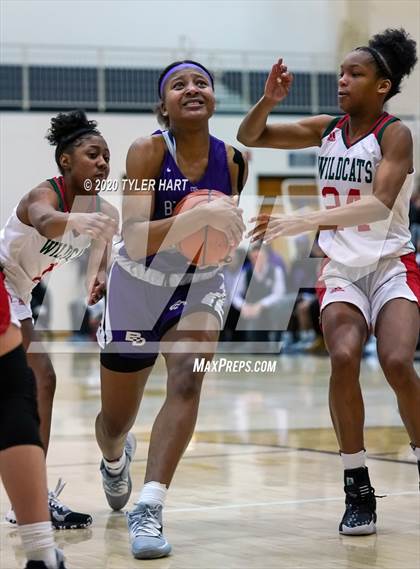 Thumbnail 1 in Ben Davis vs. Lawrence North (IHSAA 4A Fourth Round Playoff) photogallery.
