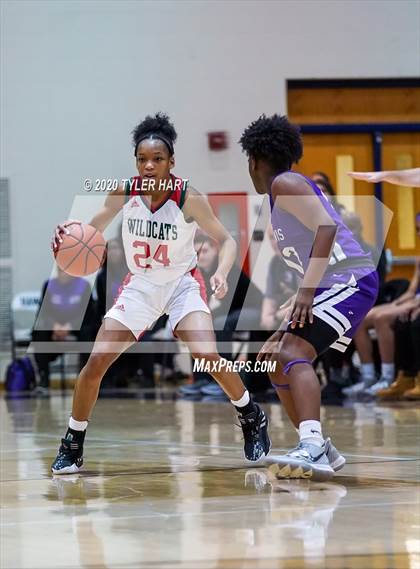 Thumbnail 3 in Ben Davis vs. Lawrence North (IHSAA 4A Fourth Round Playoff) photogallery.