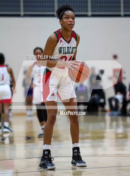 Thumbnail 3 in Ben Davis vs. Lawrence North (IHSAA 4A Fourth Round Playoff) photogallery.