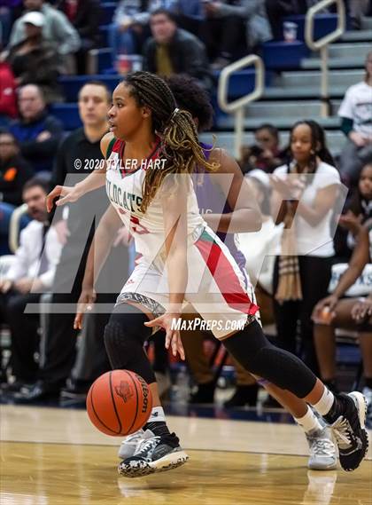 Thumbnail 2 in Ben Davis vs. Lawrence North (IHSAA 4A Fourth Round Playoff) photogallery.