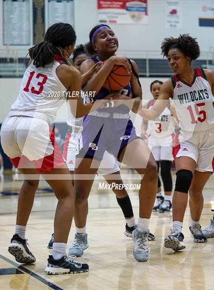 Thumbnail 3 in Ben Davis vs. Lawrence North (IHSAA 4A Fourth Round Playoff) photogallery.