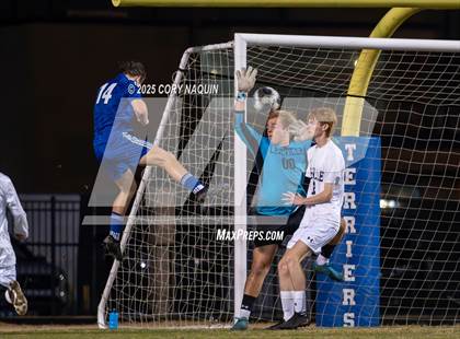 Thumbnail 3 in Vandebilt Catholic vs. Leesville photogallery.