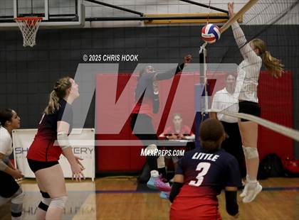 Thumbnail 3 in Sahuaro vs. Canyon del Oro (Lancer Invitational) photogallery.