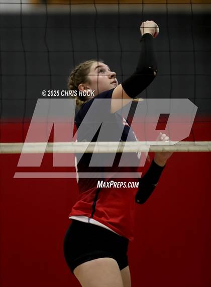 Thumbnail 2 in Sahuaro vs. Canyon del Oro (Lancer Invitational) photogallery.