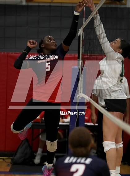Thumbnail 3 in Sahuaro vs. Canyon del Oro (Lancer Invitational) photogallery.