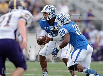 Thumbnail 2 in Daingerfield vs. Eustace (UIL 2A Bi-District Playoff) photogallery.