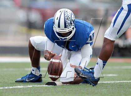 Thumbnail 1 in Daingerfield vs. Eustace (UIL 2A Bi-District Playoff) photogallery.