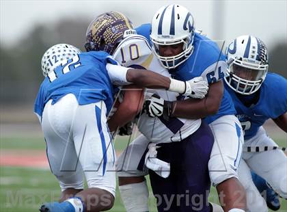 Thumbnail 2 in Daingerfield vs. Eustace (UIL 2A Bi-District Playoff) photogallery.