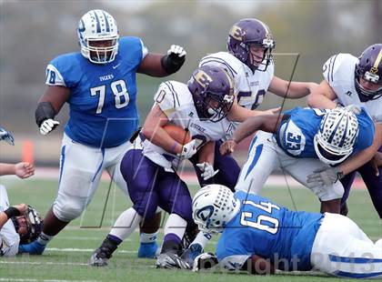 Thumbnail 1 in Daingerfield vs. Eustace (UIL 2A Bi-District Playoff) photogallery.