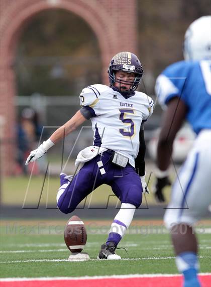 Thumbnail 3 in Daingerfield vs. Eustace (UIL 2A Bi-District Playoff) photogallery.