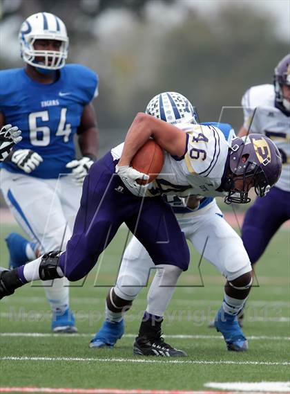 Thumbnail 2 in Daingerfield vs. Eustace (UIL 2A Bi-District Playoff) photogallery.