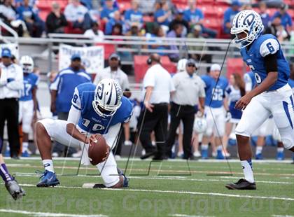 Thumbnail 2 in Daingerfield vs. Eustace (UIL 2A Bi-District Playoff) photogallery.