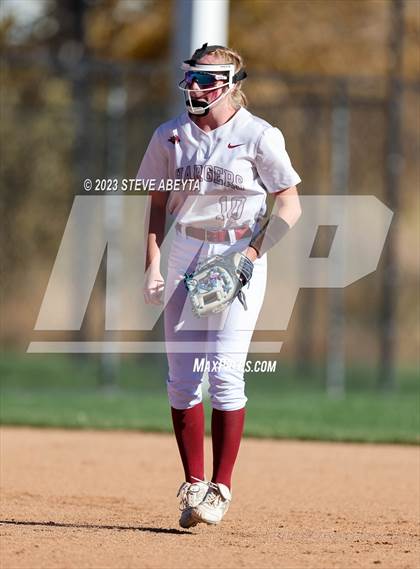 Thumbnail 1 in Fossil Ridge vs. Chatfield (CHSAA 5A Semifinal) photogallery.