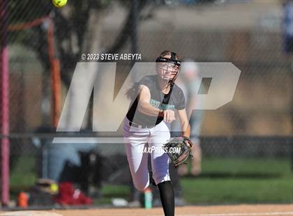 Thumbnail 1 in Fossil Ridge vs. Chatfield (CHSAA 5A Semifinal) photogallery.