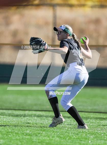 Thumbnail 1 in Fossil Ridge vs. Chatfield (CHSAA 5A Semifinal) photogallery.