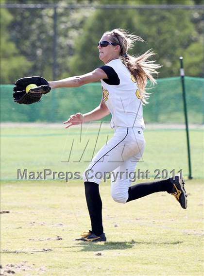 Thumbnail 2 in Pamlico County vs. East Surry (NCHSAA 1A Final) photogallery.