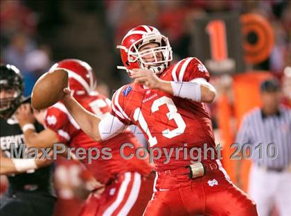 Thumbnail 3 in Mater Dei vs.Servite photogallery.
