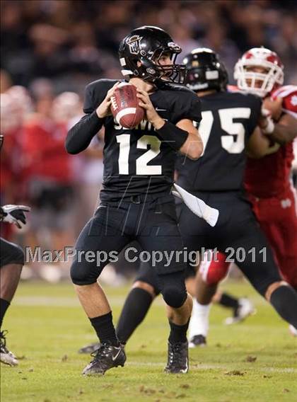 Thumbnail 2 in Mater Dei vs.Servite photogallery.