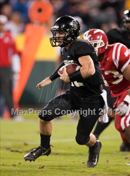 Thumbnail 2 in Mater Dei vs.Servite photogallery.