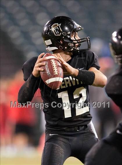 Thumbnail 1 in Mater Dei vs.Servite photogallery.