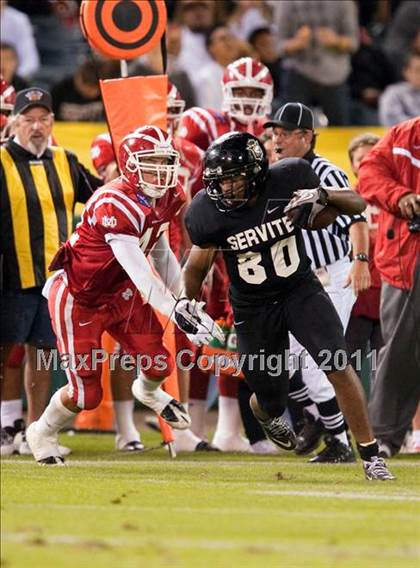 Thumbnail 1 in Mater Dei vs.Servite photogallery.