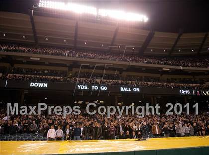 Thumbnail 2 in Mater Dei vs.Servite photogallery.