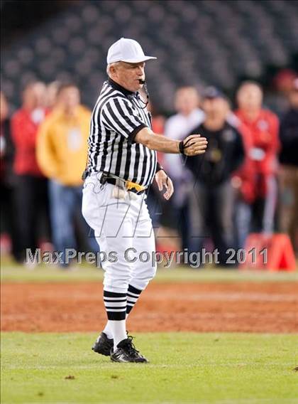 Thumbnail 2 in Mater Dei vs.Servite photogallery.