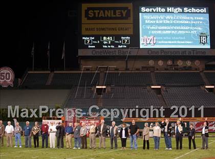 Thumbnail 3 in Mater Dei vs.Servite photogallery.