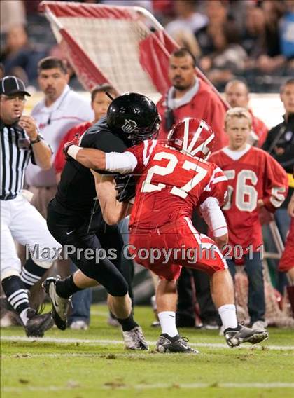 Thumbnail 1 in Mater Dei vs.Servite photogallery.