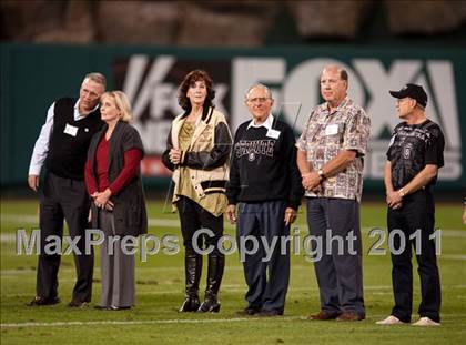 Thumbnail 1 in Mater Dei vs.Servite photogallery.