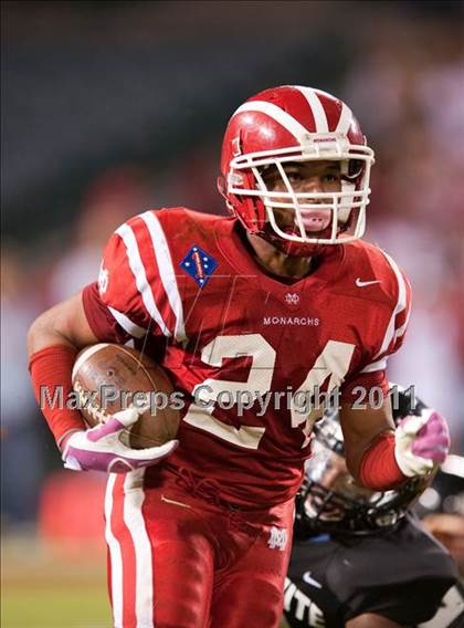 Thumbnail 1 in Mater Dei vs.Servite photogallery.