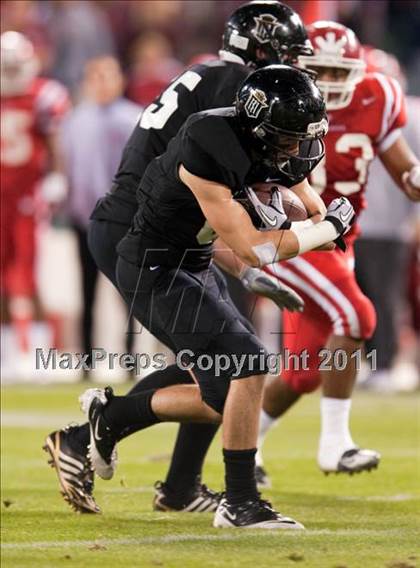 Thumbnail 3 in Mater Dei vs.Servite photogallery.