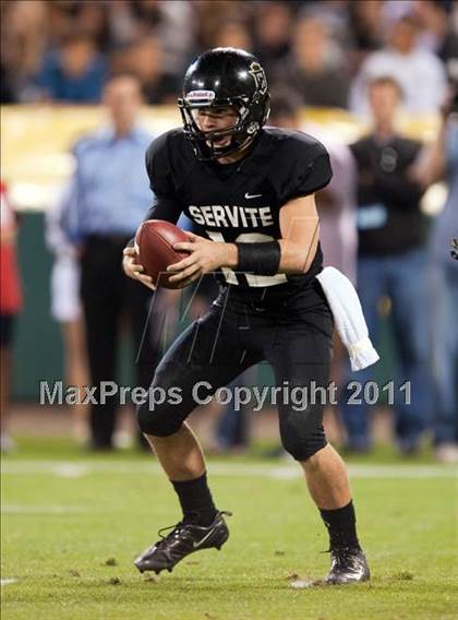 Thumbnail 3 in Mater Dei vs.Servite photogallery.