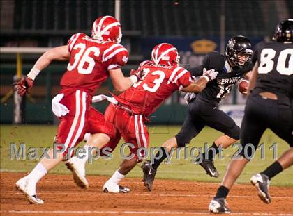 Thumbnail 3 in Mater Dei vs.Servite photogallery.