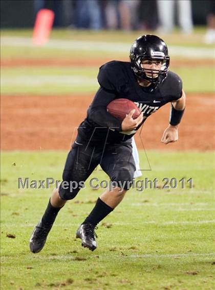 Thumbnail 2 in Mater Dei vs.Servite photogallery.