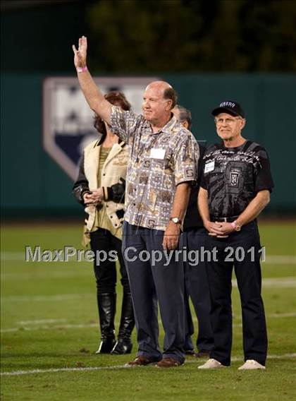 Thumbnail 2 in Mater Dei vs.Servite photogallery.