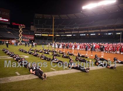 Thumbnail 1 in Mater Dei vs.Servite photogallery.