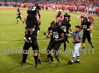 Thumbnail 3 in Mater Dei vs.Servite photogallery.