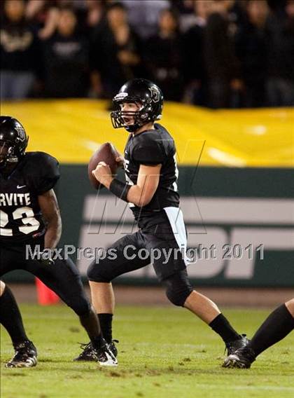 Thumbnail 3 in Mater Dei vs.Servite photogallery.